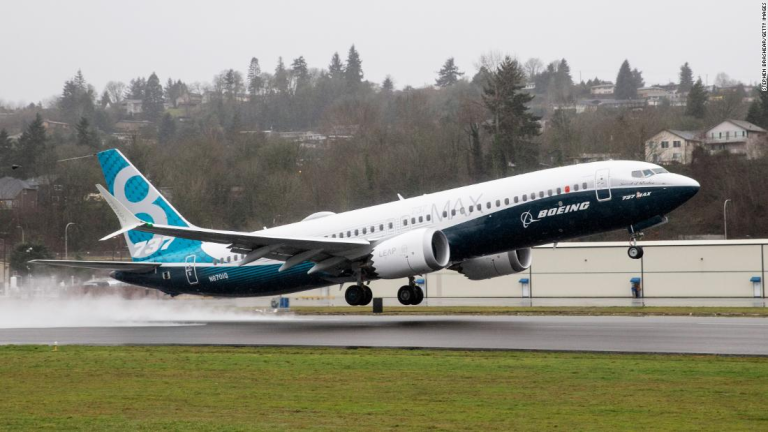 Boeing pausa entregas del 737 MAX por problema en el cableado