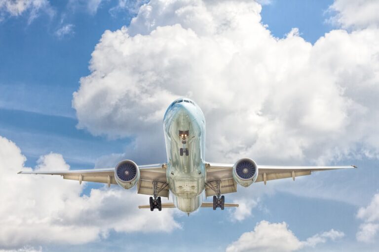 El tráfico aéreo crece 2,1% en marzo, a pesar de la crisis en Medio Oriente