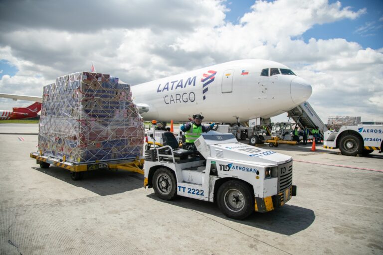 Grupo LATAM lidera por cuarto año consecutivo el envío aéreo de flores hacia Estados Unidos en San Valentín