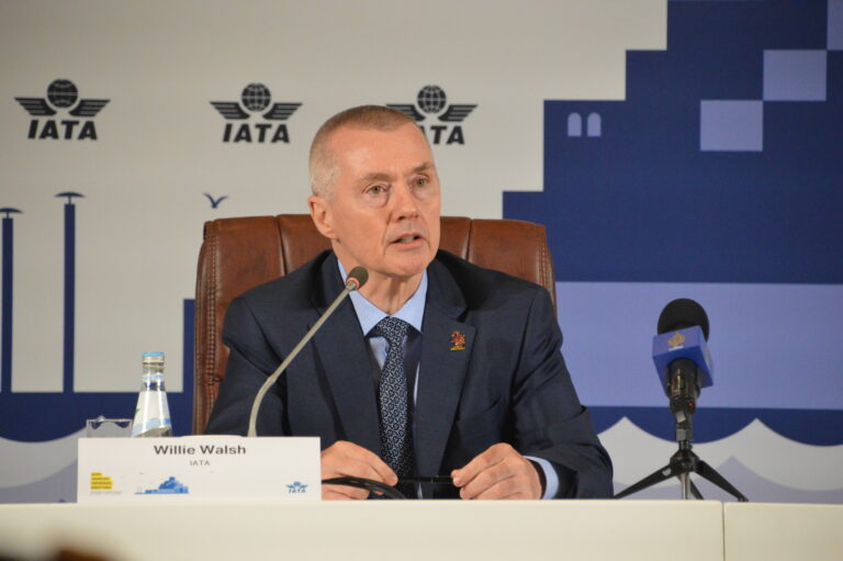 IndiGo sorprende al sector aéreo al fichar a Willie Walsh como su próximo CEO