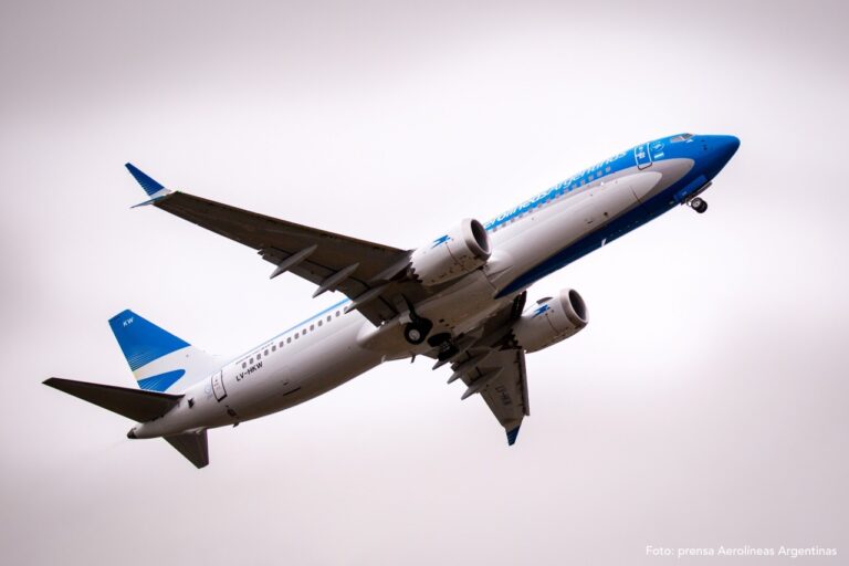 Aerolíneas con tarifas promocionales para volar por Argentina y a Aruba