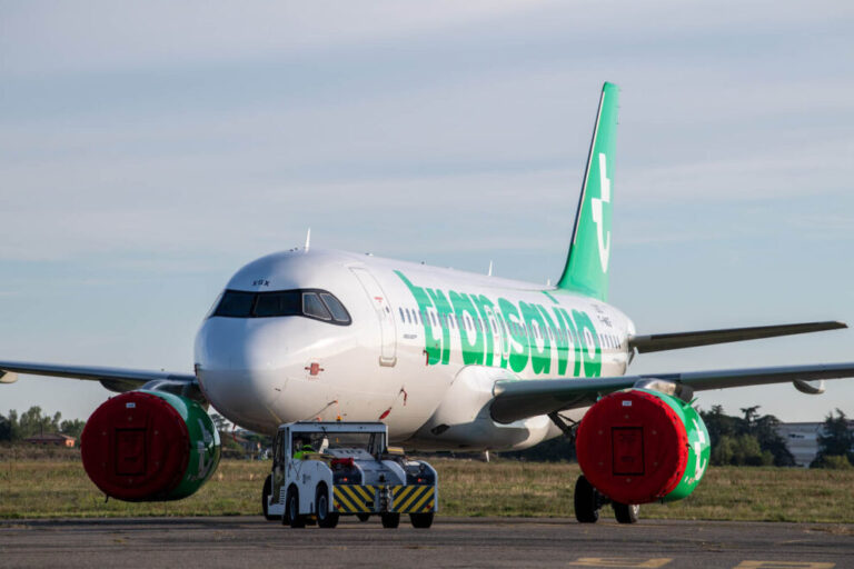 Transavia se suma a Lufthansa y KLM en ajustes por costos del combustible