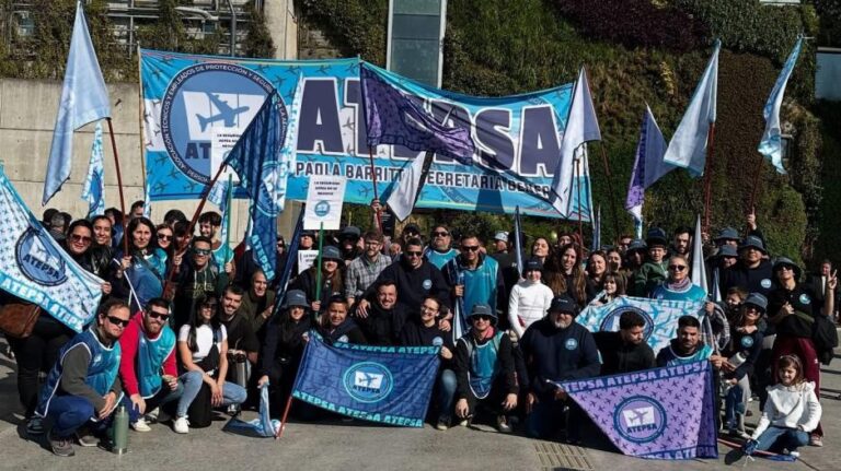 Vencida la conciliación obligatoria, los controladores aéreos de Argentina vuelven a amenazar con medidas de fuerza en febrero