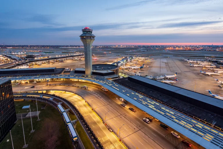 El DOT supervisará la formación de controladores aéreos en Estados Unidos