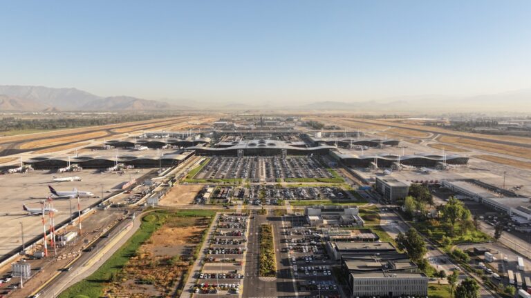 Aeropuerto Santiago de Chile cerró el primer trimestre movilizando 7,3 millones de pasajeros