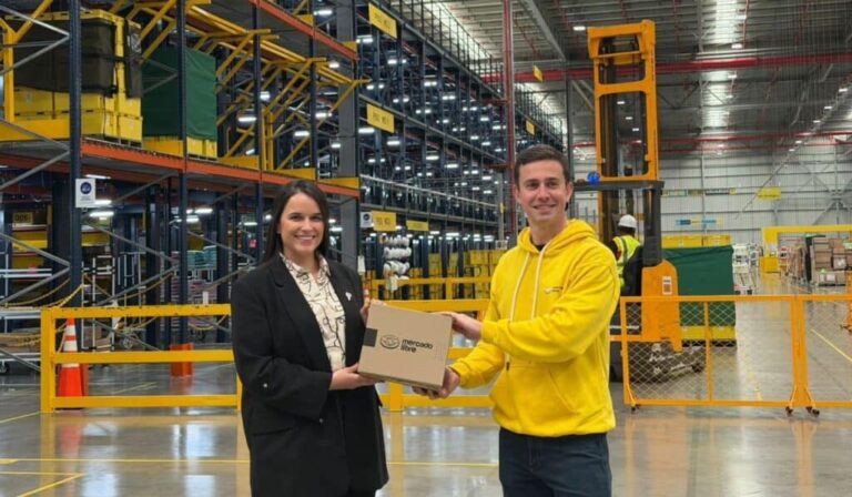 Mercado Libre y LATAM Cargo superan los 500.000 paquetes transportados por vía aérea en Colombia