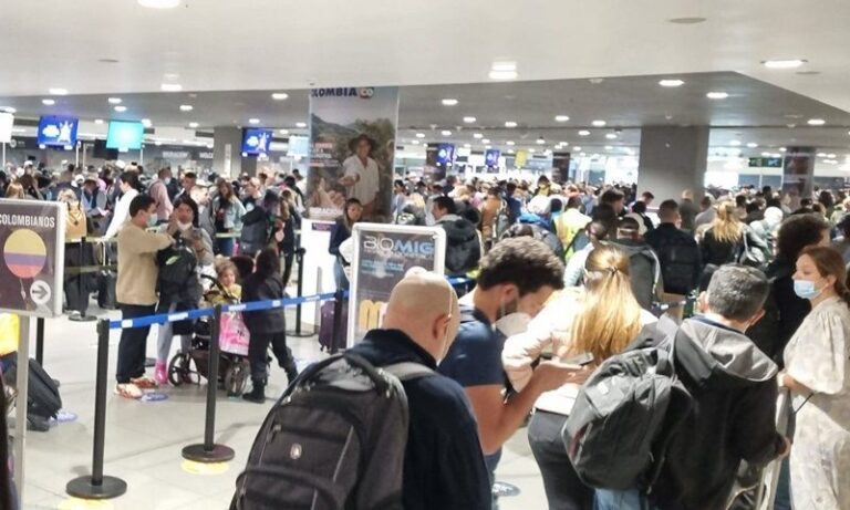 Avianca preocupada por el servicio de migración en los principales aeropuertos de Colombia