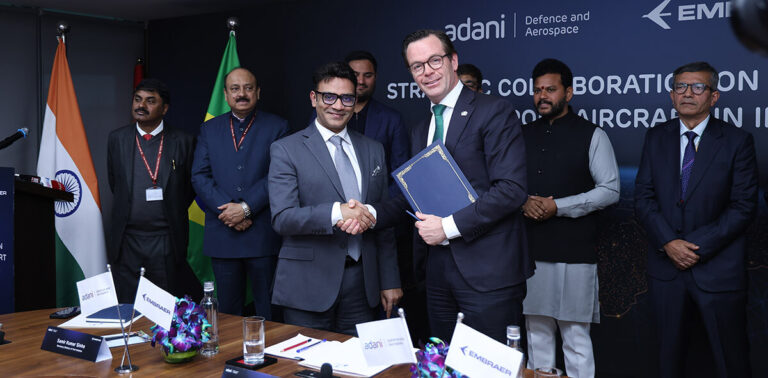 Embraer y Adani Defence & Aerospace sellan alianza estratégica para desarrollar un ecosistema de aviones regionales en India