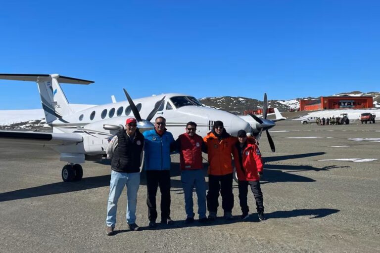 Hito antártico: primer vuelo comercial une Ushuaia con la Base Petrel