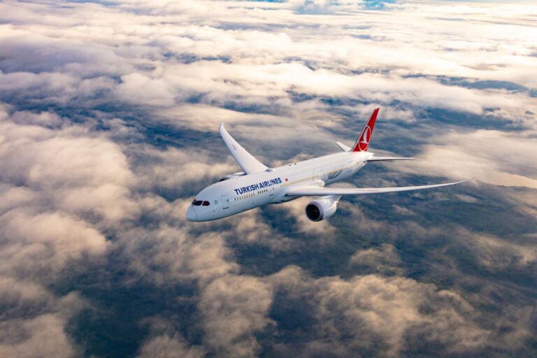 Turkish Airlines relanzó sus vuelos a Tirana, Albania