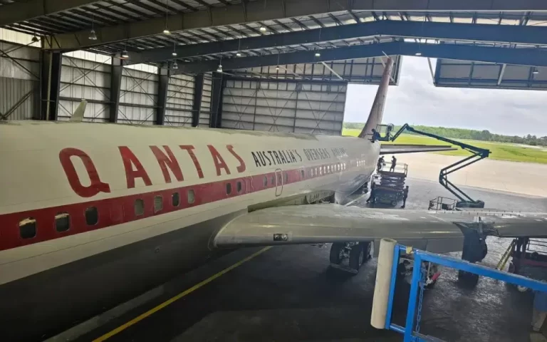 El Boeing 707 de John Travolta inicia su viaje final
