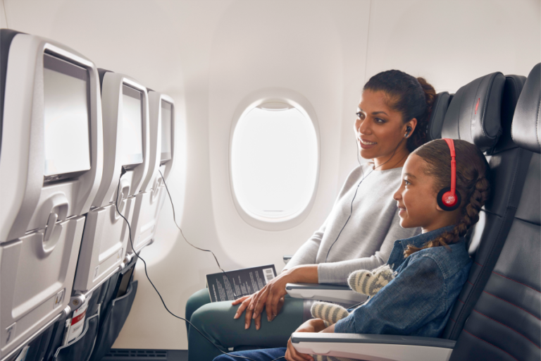 Los B737 MAX llegan a Rouge y redefinen la experiencia de ocio de Air Canada