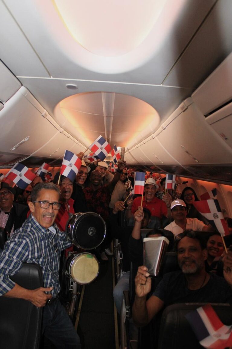 Arajet celebra a bordo la Independencia dominicana