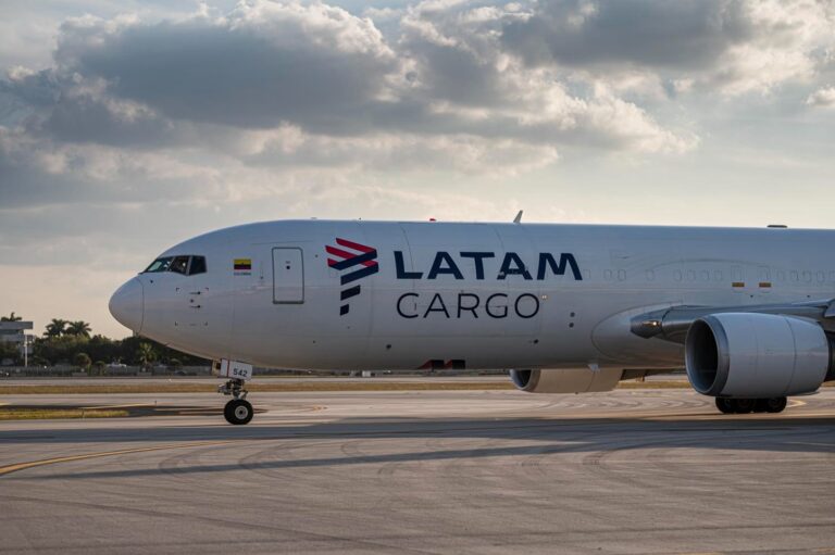 LATAM Cargo transportó 44 caballos en un chárter exclusivo desde Ezeiza a Europa