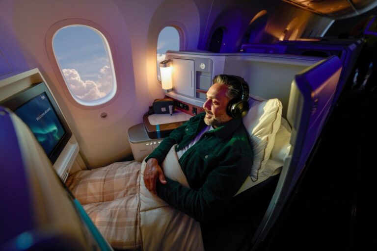 Alaska Airlines presenta su nueva Business Class internacional con suites en Boeing 787-9